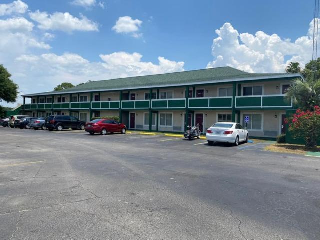 Inn On The Green Florida Таварес Екстериор снимка