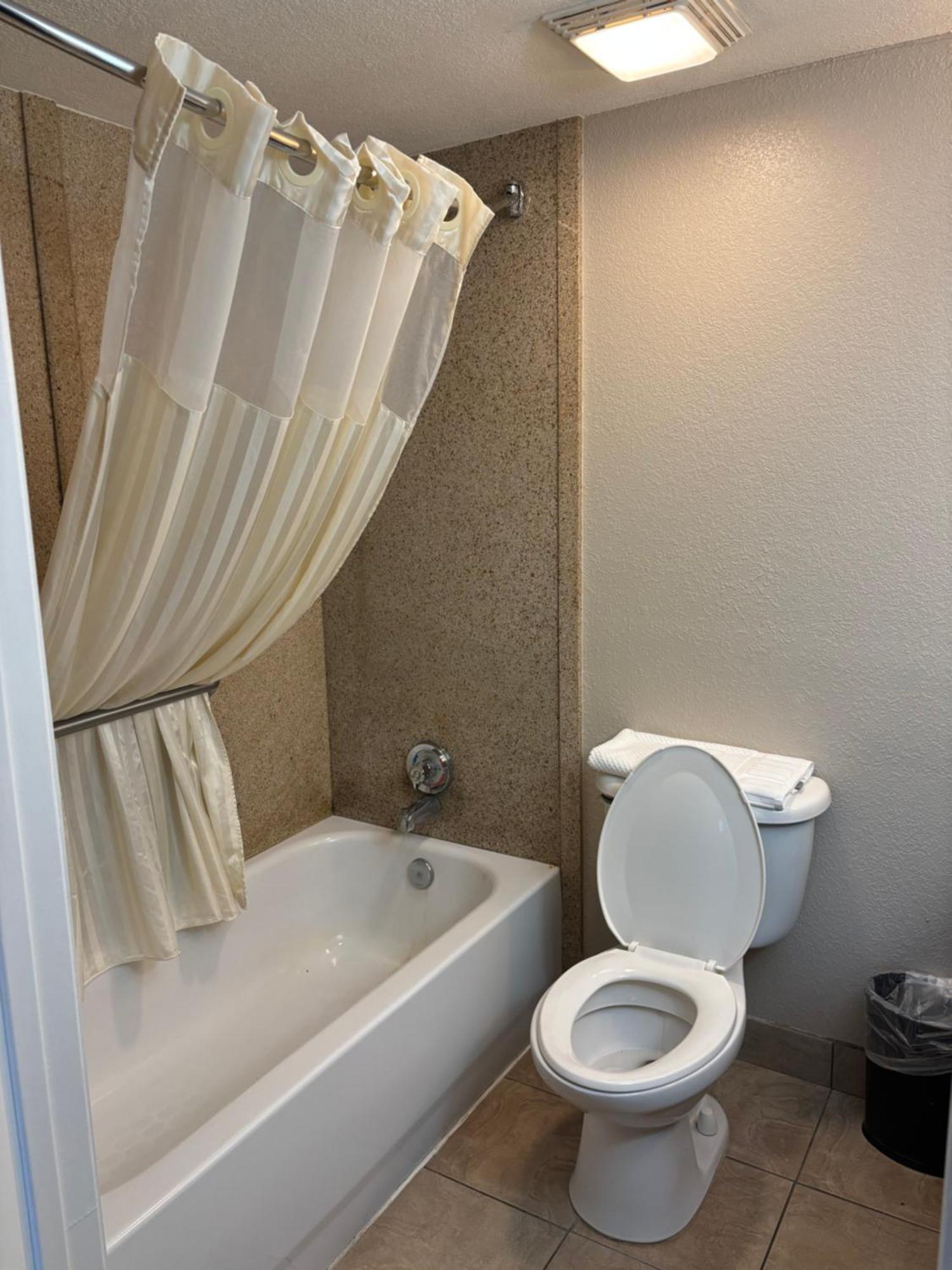 Inn On The Green Florida Таварес Екстериор снимка